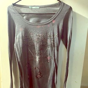 Thin long sleeve shirt. Small maurices